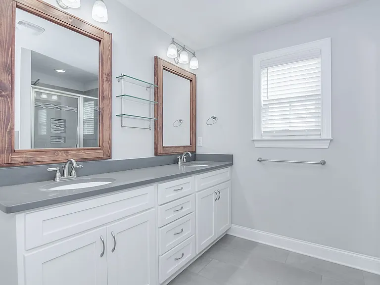 344 Colonnades Dr — Photo 37
