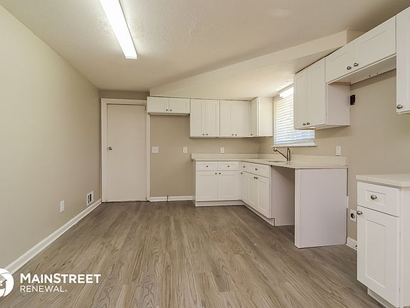 4th image of 6341 Garnet Dr