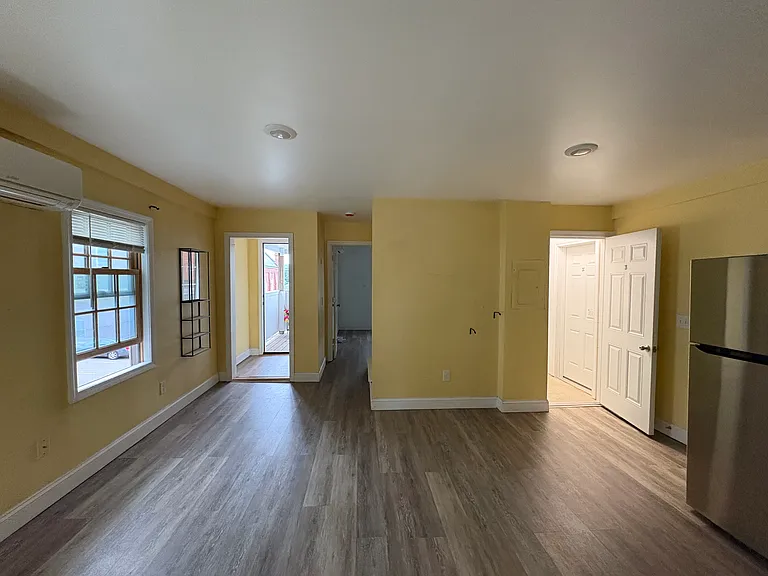 180 Olivia St #4 — Photo 2