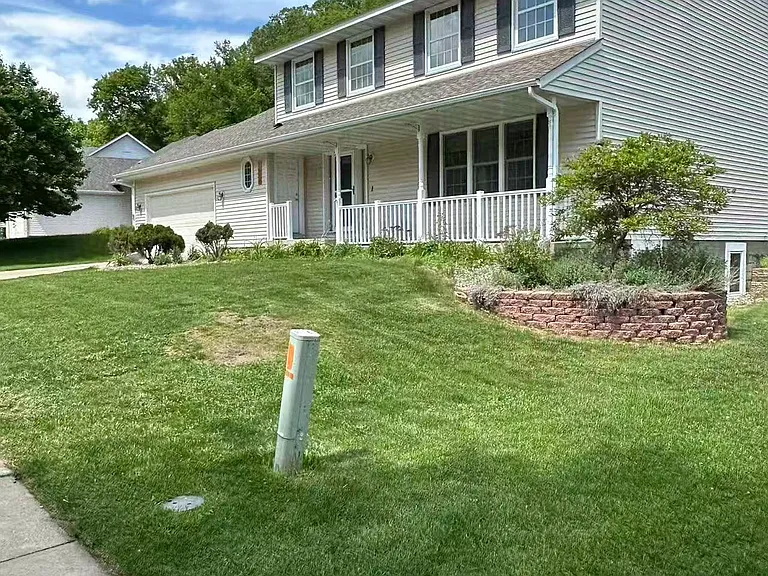 1951 Fox Valley Dr SW — Photo 1