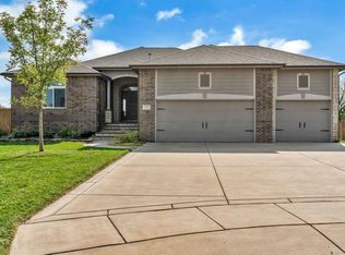 2141 N Stonegate Cir, Andover, KS 67002