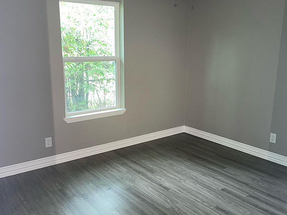 4th image of 410 S College Dr #6