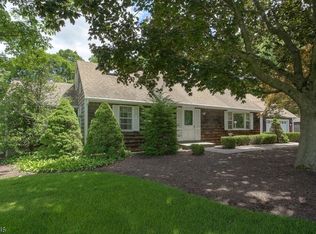9 Apgar Ave, Gladstone, NJ 07934