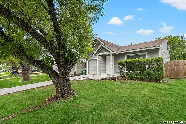 3 bed, 1.0 bath, 976 sqft, $1,490 — Photo 3