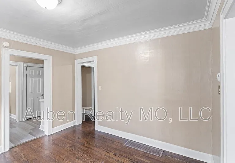 5303 Charlotte St #1 — Photo 7