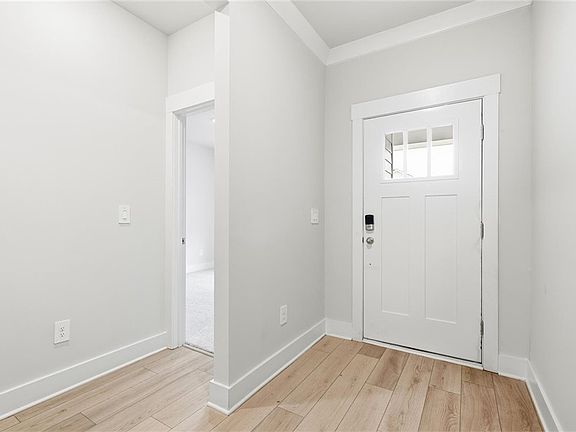 5th image of 419 Ragland Ave