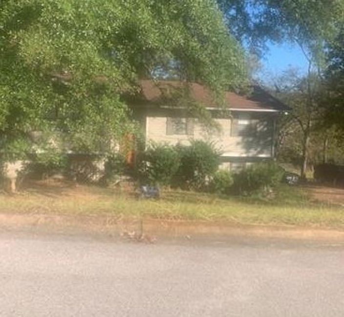 1st image of 806 Timothy Dr