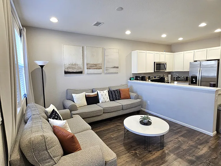 16091 E 47th Pl — Photo 2