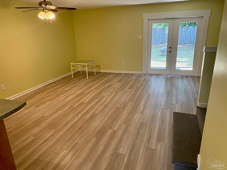 193 Burgess Rd — Photo 2