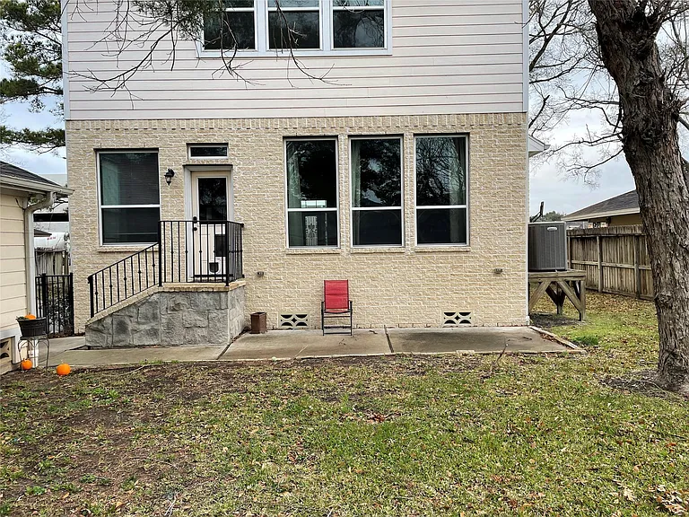 5105 Maple St — Photo 38