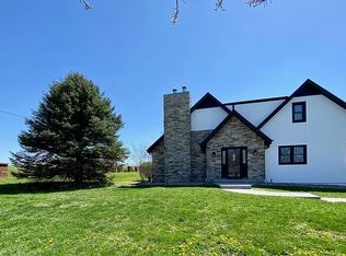 13550 Heritage Dr, Saint Joseph, MO 64505