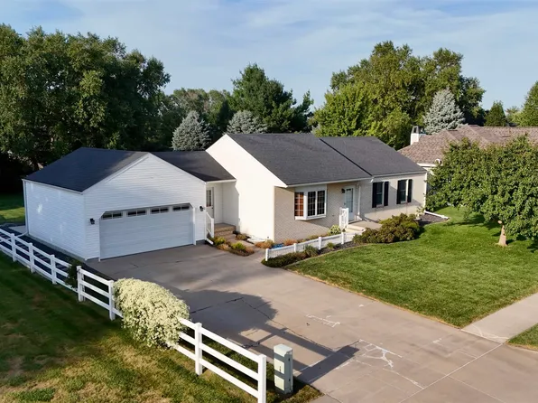 1339 Duke Dr, York, NE 68467