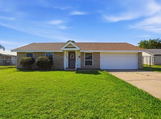 6944 Knob Hill Rd, Forest Hill, TX 76140