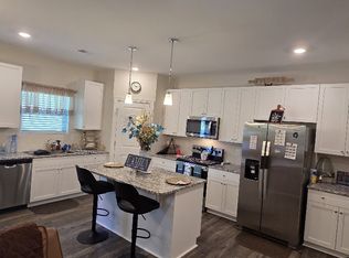 606 Barrington Row Ave, Zebulon, NC 27597