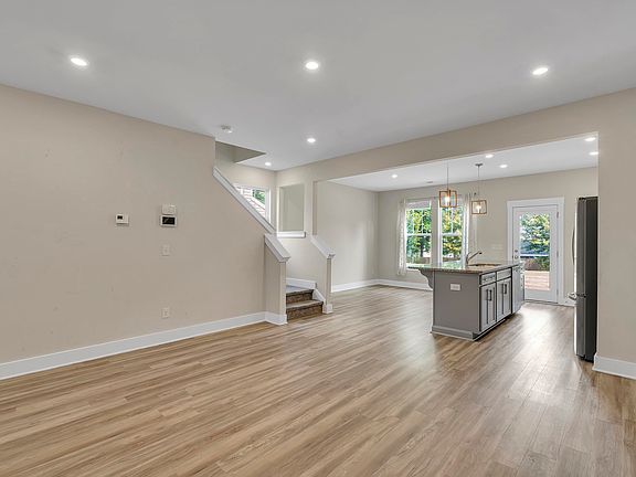 5th image of 247 Keaton Ct