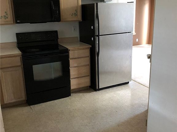 4th image of 15129 Admiralty Way APT A1