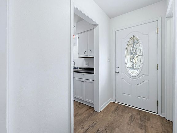 5th image of 2603 Belfast Dr