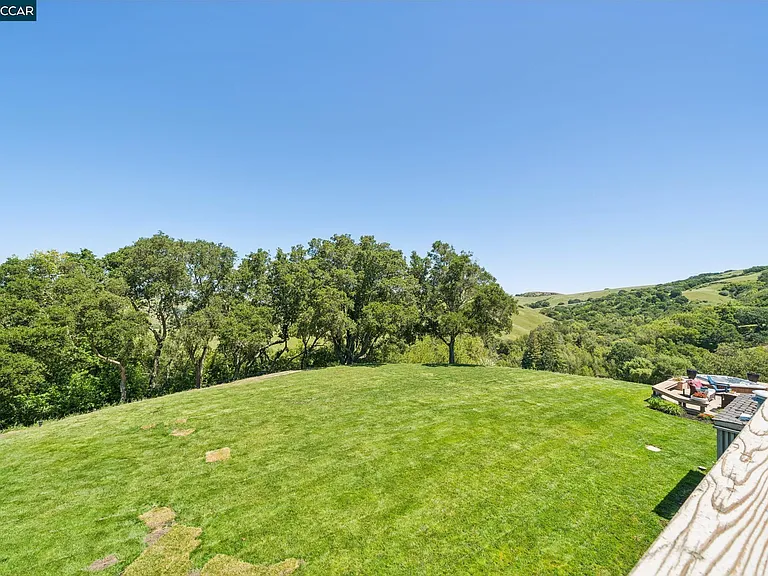 1933 Joseph Dr — Photo 72
