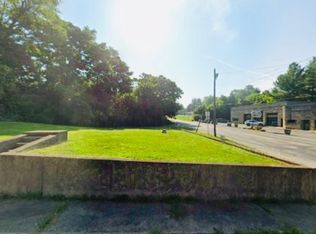 201 & 203 N Spring St, Odon, IN 47562