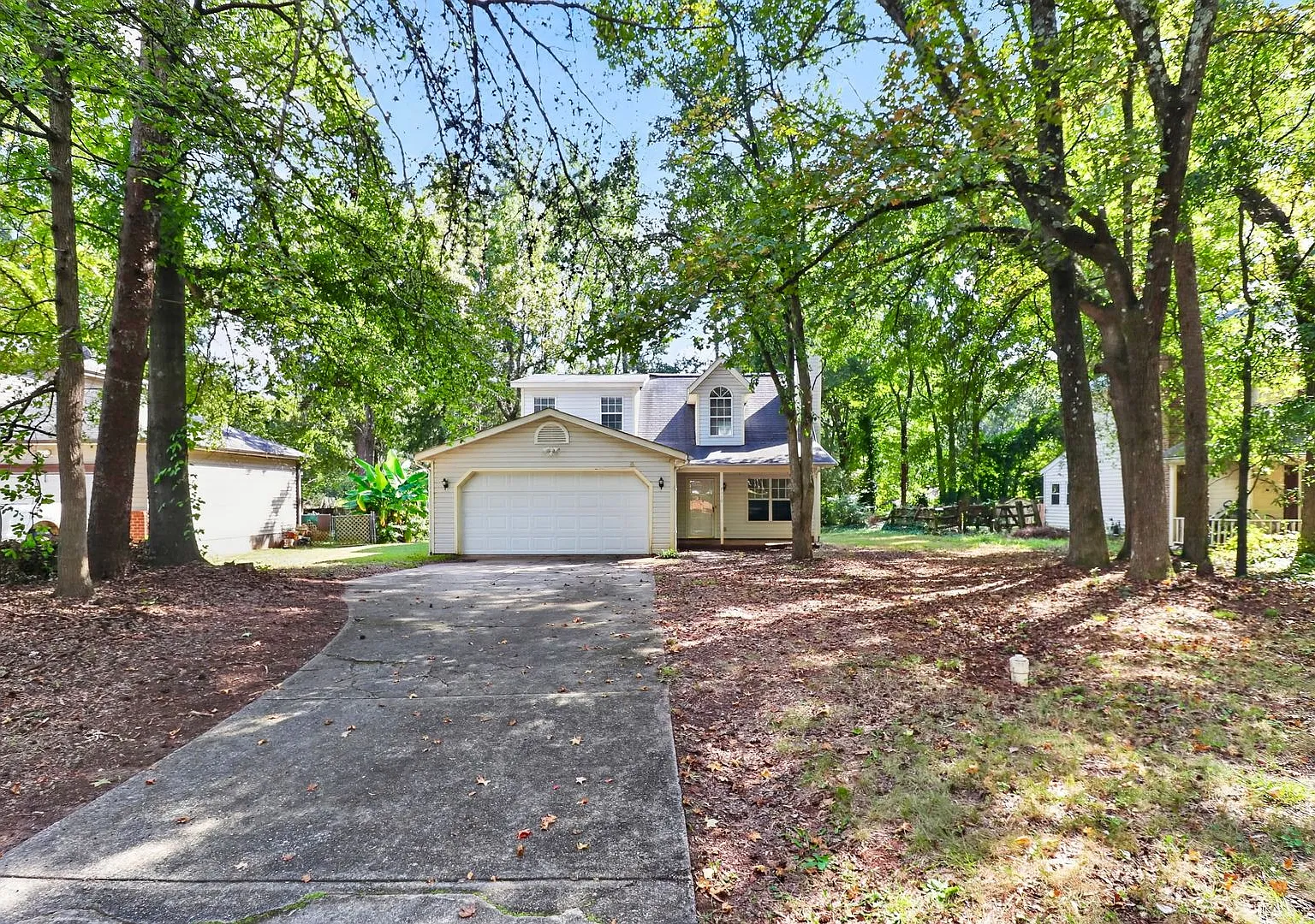 Lovely 3 Bedroom with Great Backyard!! — Photo 1