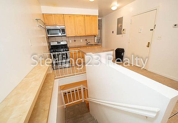 3rd image of 2510 23rd Ave #1