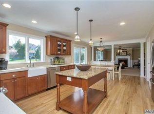 78 Grasslands Cir, Mount Sinai, NY 11766