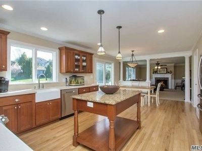 78 Grasslands Cir, Mount Sinai, NY, 11766