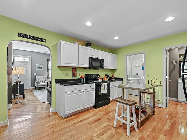 804 Main St — Photo 9