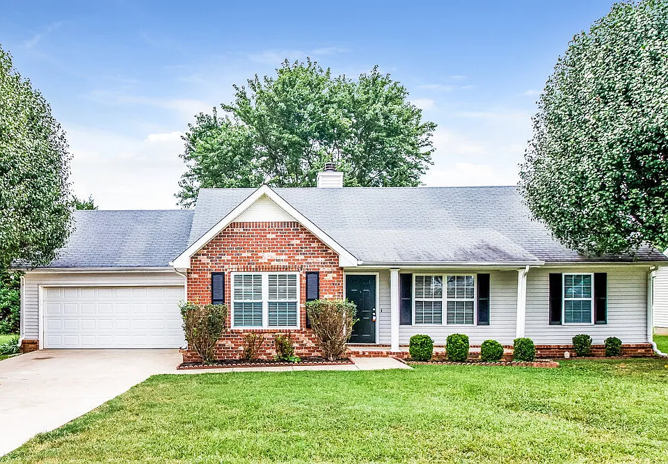 2918 Weybridge Dr