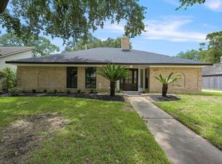 8811 Tavistock Dr, Houston, TX 77031