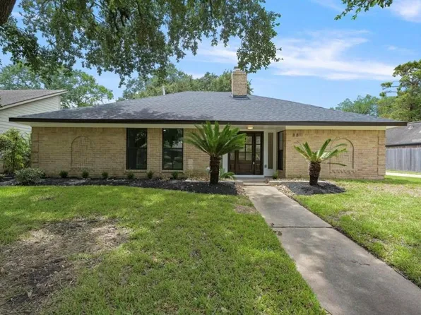 8811 Tavistock Dr, Houston, TX 77031