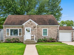 1586 Edison St, Green Bay, WI 54302