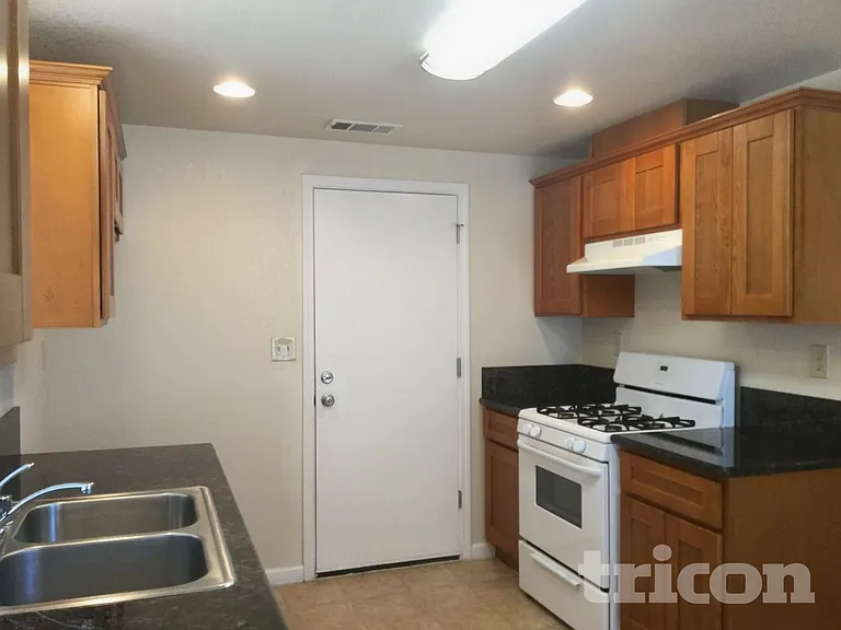 844 Sage Dr — Photo 6