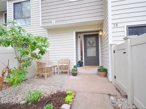 38 Currier Place #38, Cheshire, CT 06410