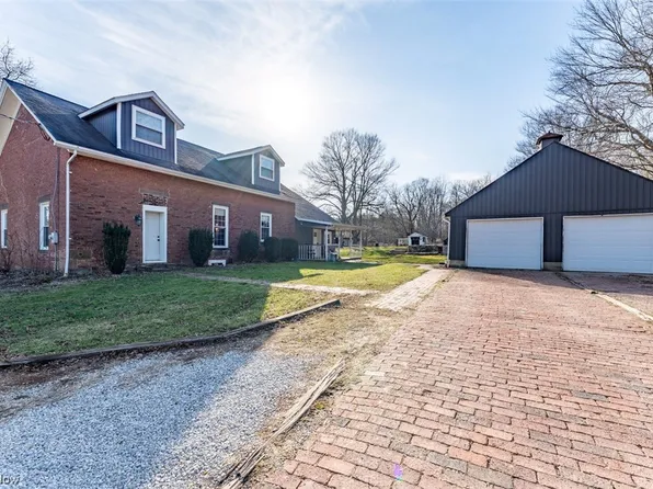 2801 Indian Run Ave SE, East Canton, OH 44730