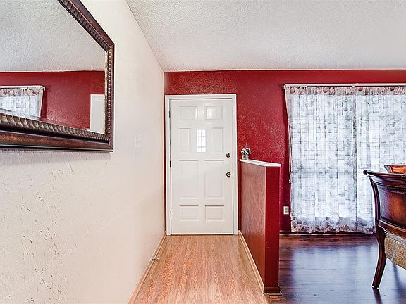 5th image of 815 Tanglewood Ln