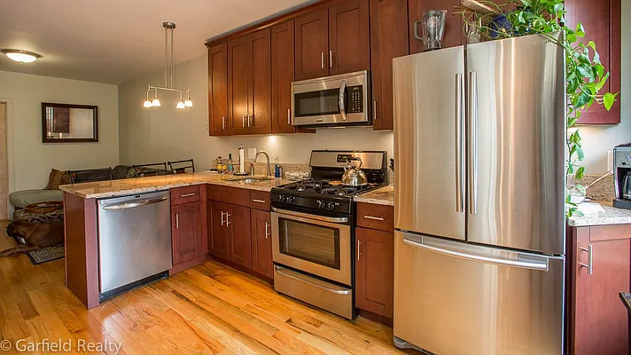 Rented by Garfield Realty  | media 18