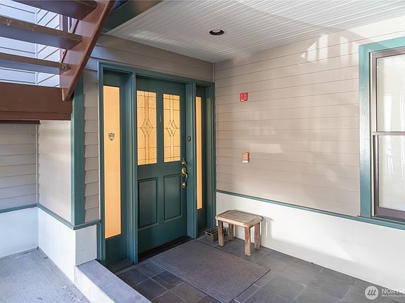 5th image of 1633 Water Street #1