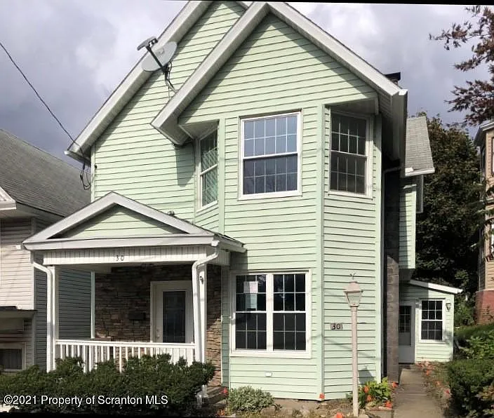 30 Maple Ave photo 1