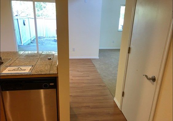 3rd image of 23 96th Ave SE