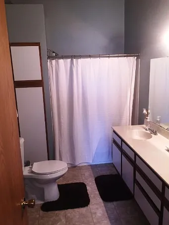 Open and bright 2 Bed/2 Bath Townhome *Woodbury* - Available August 1st — Photo 4