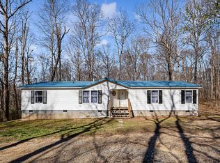 1009 Brumitt Rd, Charlotte, TN 37036