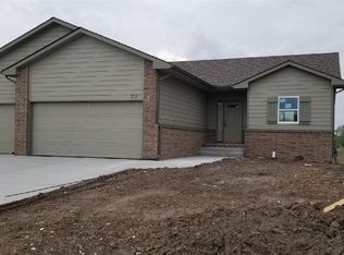701 S Horseshoe Bnd, Maize, KS 67101