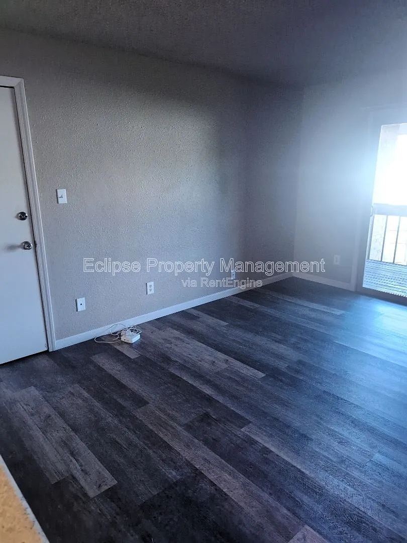 Building Photo - 522 Bell Ct #A6