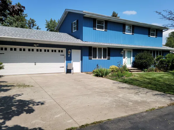 9 Seneca Ct, Appleton, WI 54911