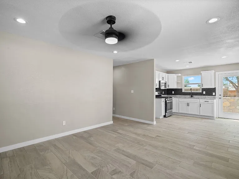 11721 Valle Del Paseo Dr #A-B — Photo 15