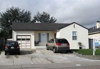 1st image of 743 Elm Ave