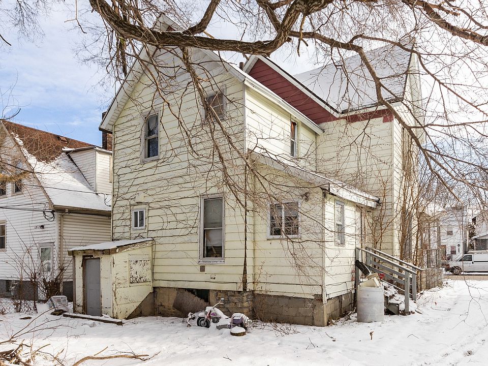 2nd image of 681 N Harrison Ave