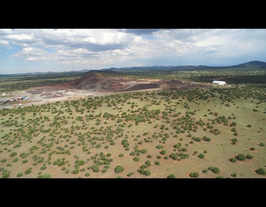 1st image of 850 Cinder Pit Rd