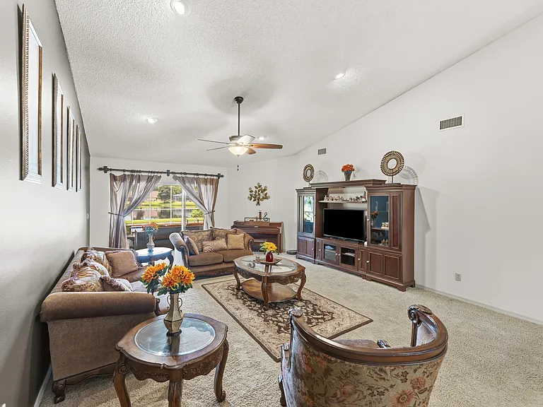 6513 Thoroughbred Loop — Photo 17